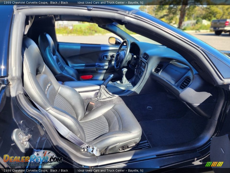 1999 Chevrolet Corvette Coupe Black / Black Photo #11