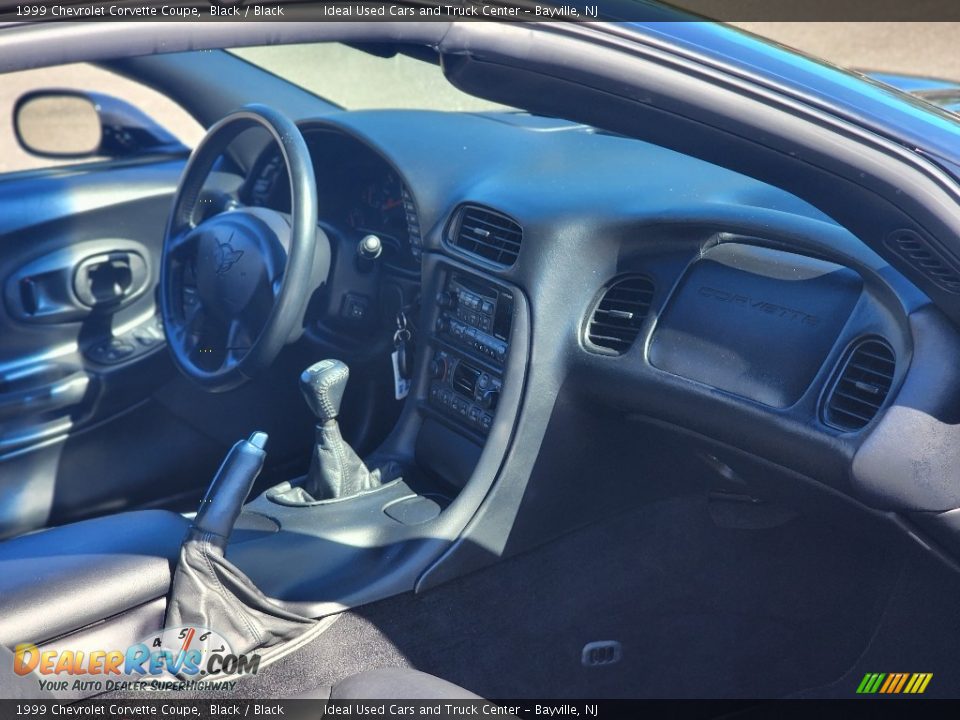 1999 Chevrolet Corvette Coupe Black / Black Photo #12