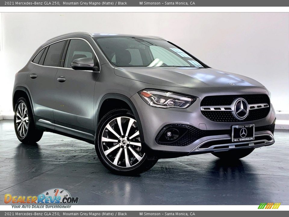 Front 3/4 View of 2021 Mercedes-Benz GLA 250 Photo #33