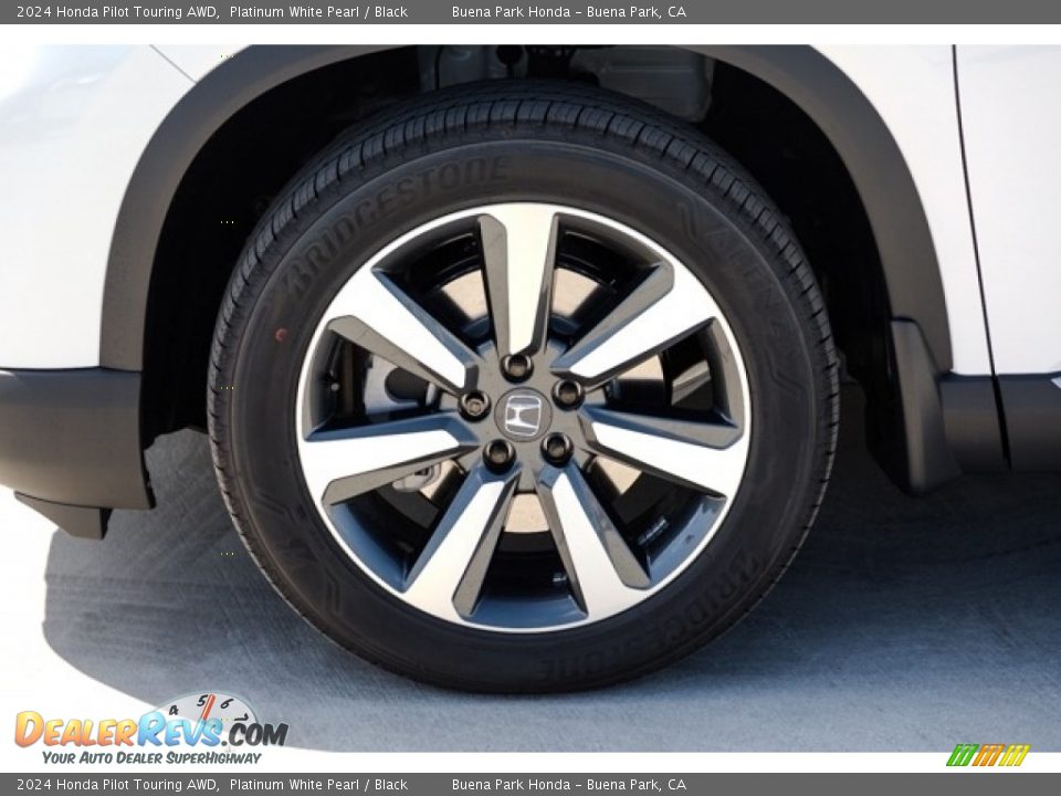 2024 Honda Pilot Touring AWD Wheel Photo #8