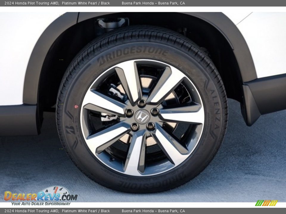 2024 Honda Pilot Touring AWD Wheel Photo #9