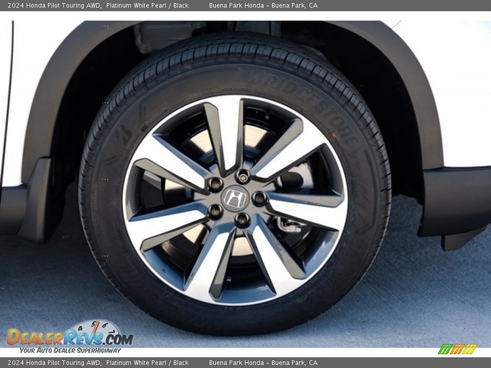 2024 Honda Pilot Touring AWD Wheel Photo #11