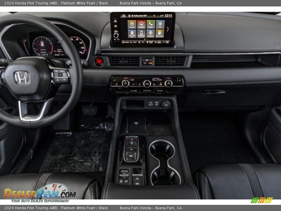 Dashboard of 2024 Honda Pilot Touring AWD Photo #15