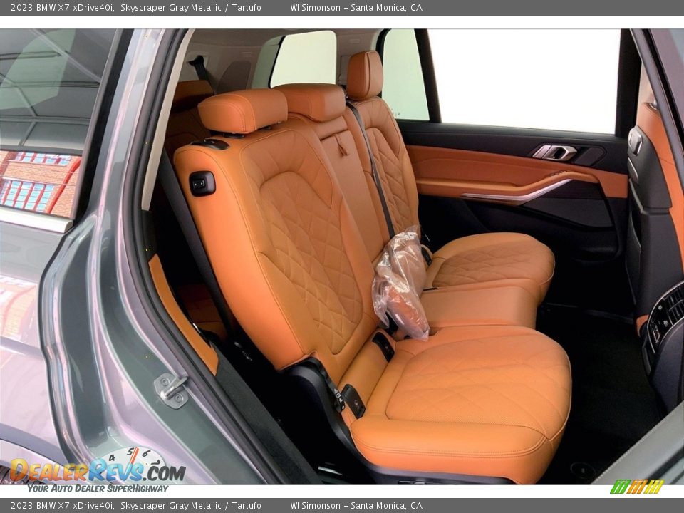 Rear Seat of 2023 BMW X7 xDrive40i Photo #19