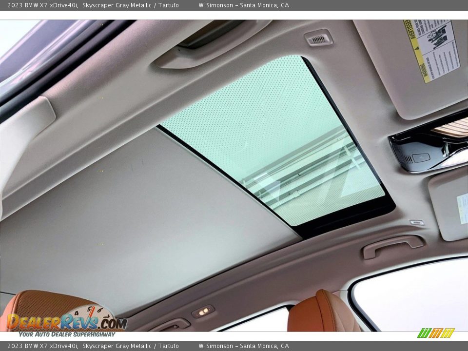 Sunroof of 2023 BMW X7 xDrive40i Photo #25