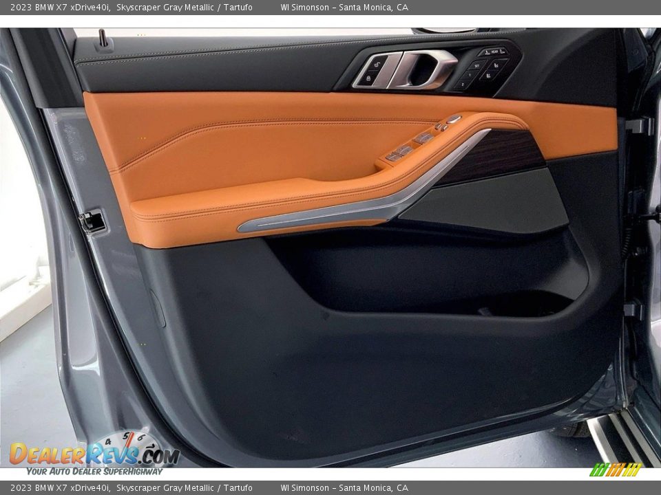 Door Panel of 2023 BMW X7 xDrive40i Photo #26