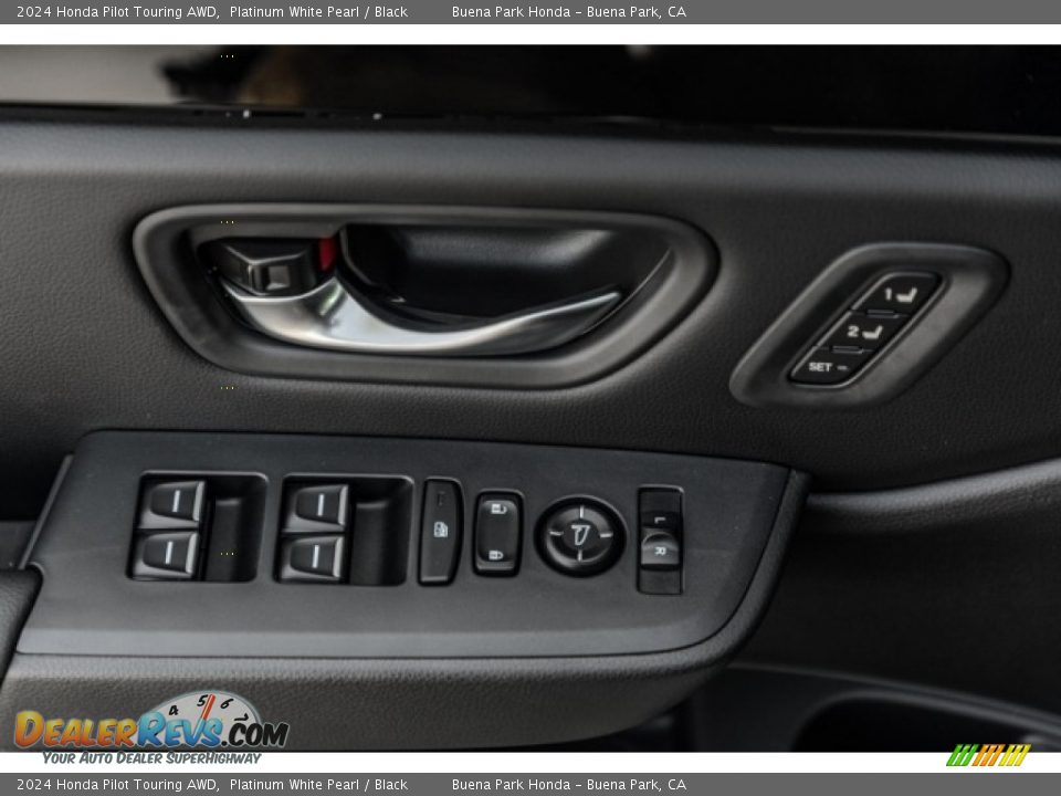 Door Panel of 2024 Honda Pilot Touring AWD Photo #34