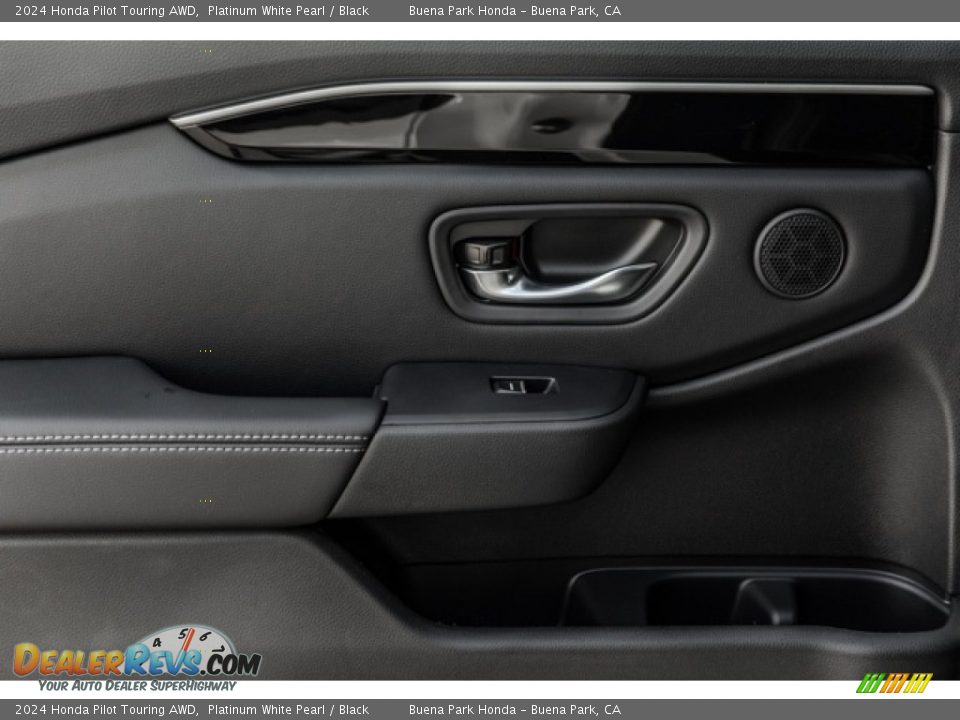 Door Panel of 2024 Honda Pilot Touring AWD Photo #35