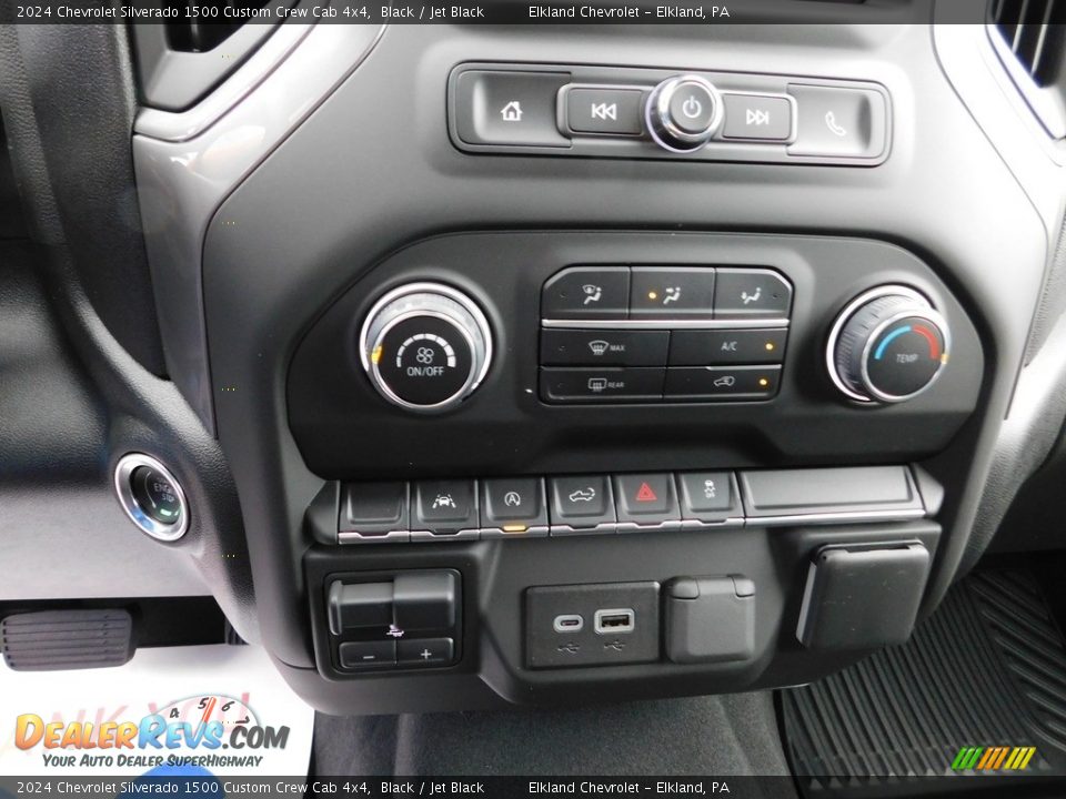 Controls of 2024 Chevrolet Silverado 1500 Custom Crew Cab 4x4 Photo #29