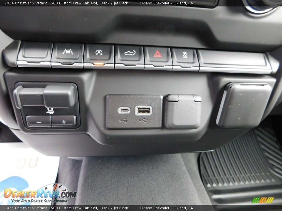Controls of 2024 Chevrolet Silverado 1500 Custom Crew Cab 4x4 Photo #30
