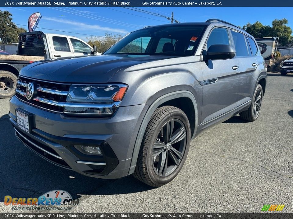 Front 3/4 View of 2020 Volkswagen Atlas SE R-Line Photo #3