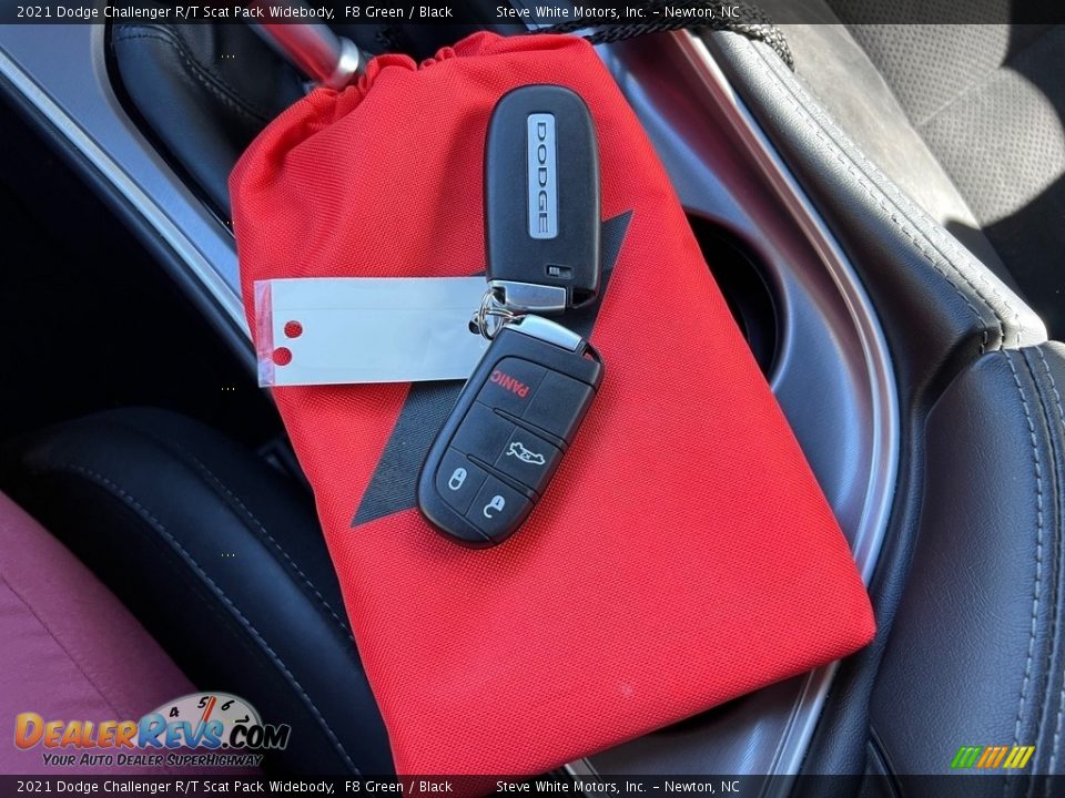 Keys of 2021 Dodge Challenger R/T Scat Pack Widebody Photo #27