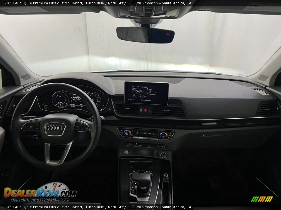 Dashboard of 2020 Audi Q5 e Premium Plus quattro Hybrid Photo #15