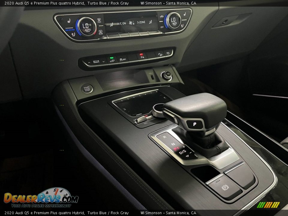 Controls of 2020 Audi Q5 e Premium Plus quattro Hybrid Photo #25