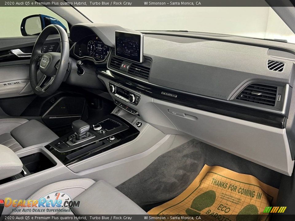 Dashboard of 2020 Audi Q5 e Premium Plus quattro Hybrid Photo #35