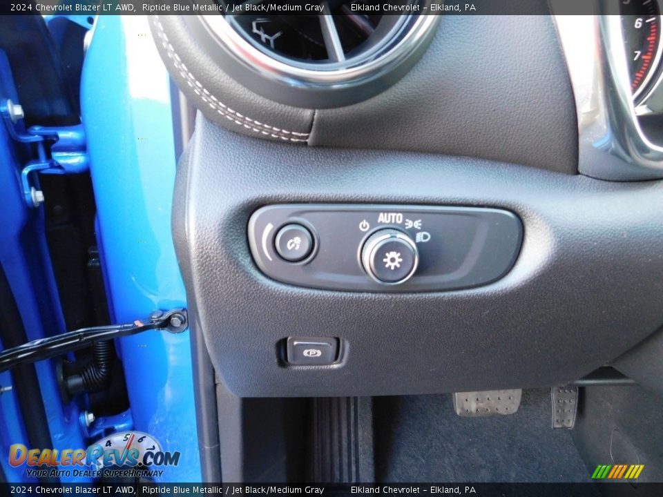 Controls of 2024 Chevrolet Blazer LT AWD Photo #26
