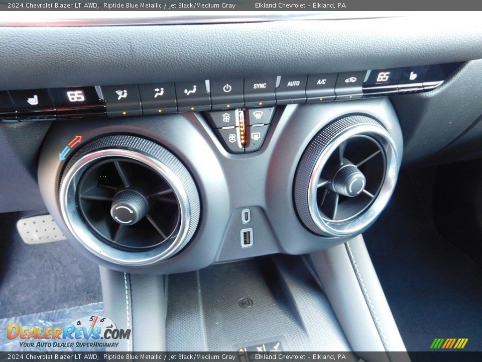 Controls of 2024 Chevrolet Blazer LT AWD Photo #31