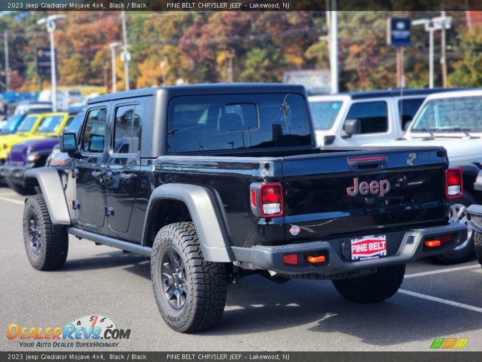 2023 Jeep Gladiator Mojave 4x4 Black / Black Photo #4