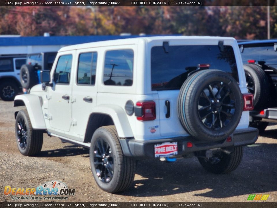 2024 Jeep Wrangler 4-Door Sahara 4xe Hybrid Bright White / Black Photo #4