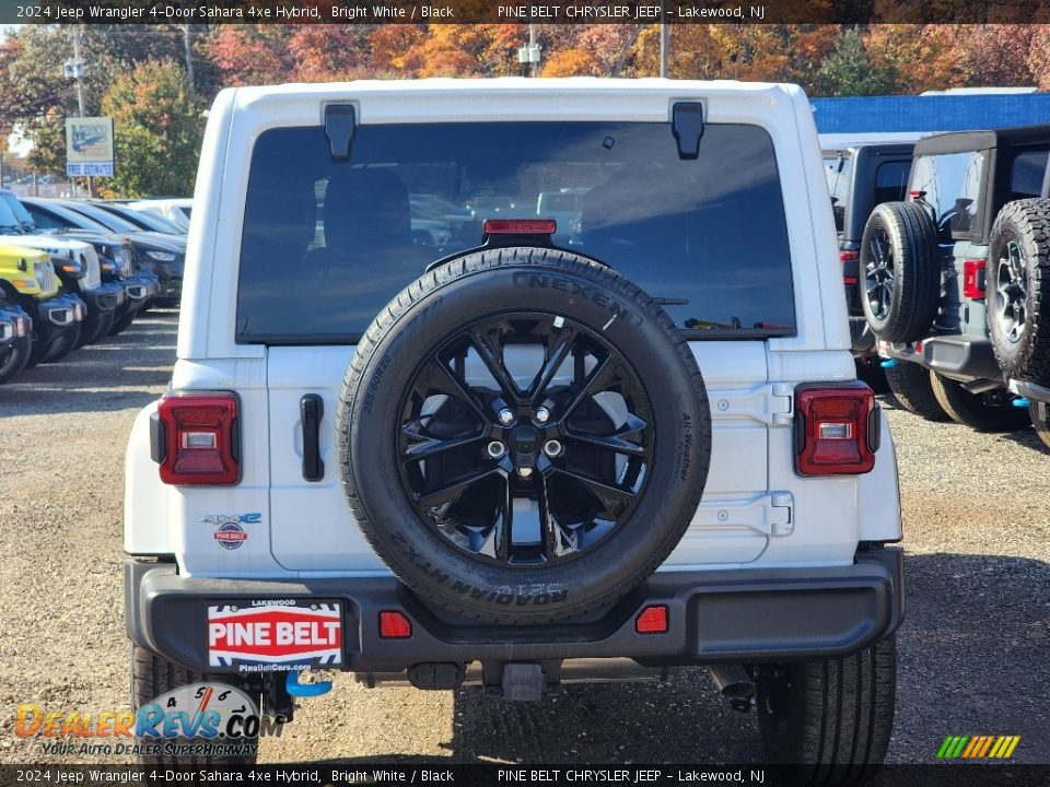 2024 Jeep Wrangler 4-Door Sahara 4xe Hybrid Bright White / Black Photo #6