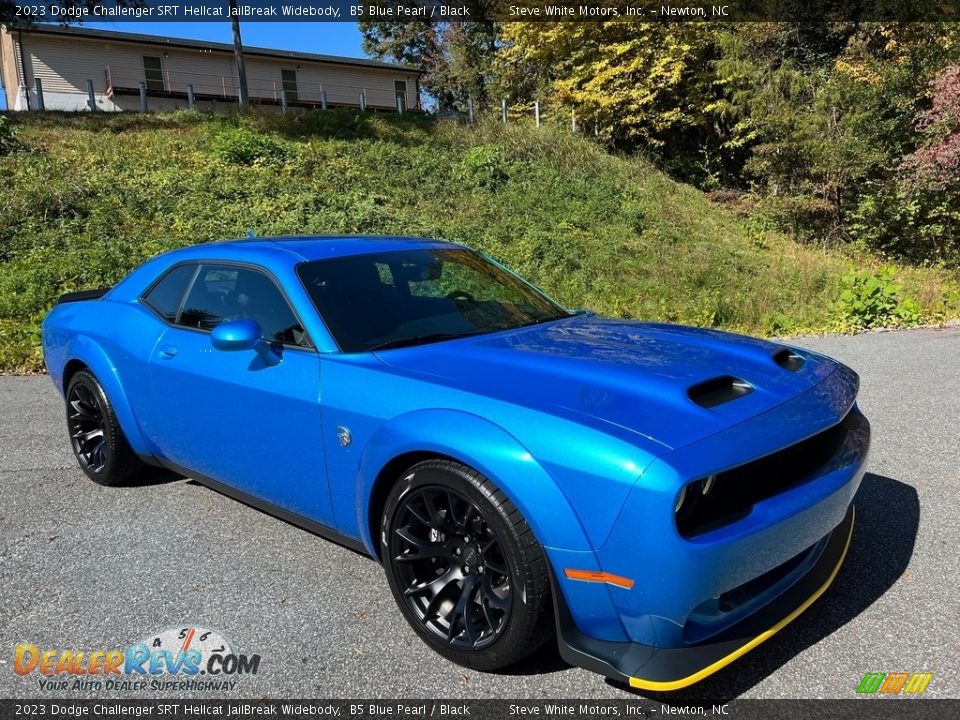 Front 3/4 View of 2023 Dodge Challenger SRT Hellcat JailBreak Widebody Photo #4