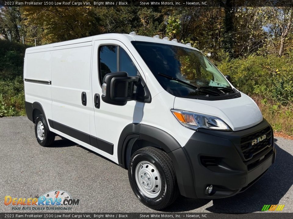 2023 Ram ProMaster 1500 Low Roof Cargo Van Bright White / Black Photo #4