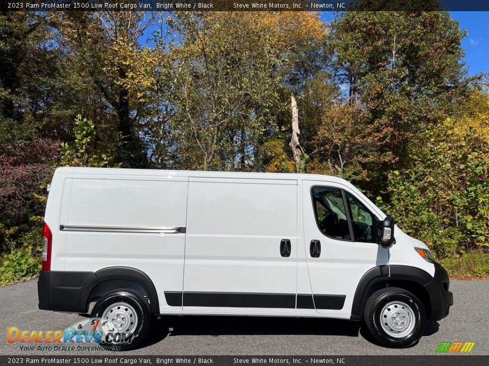 2023 Ram ProMaster 1500 Low Roof Cargo Van Bright White / Black Photo #5