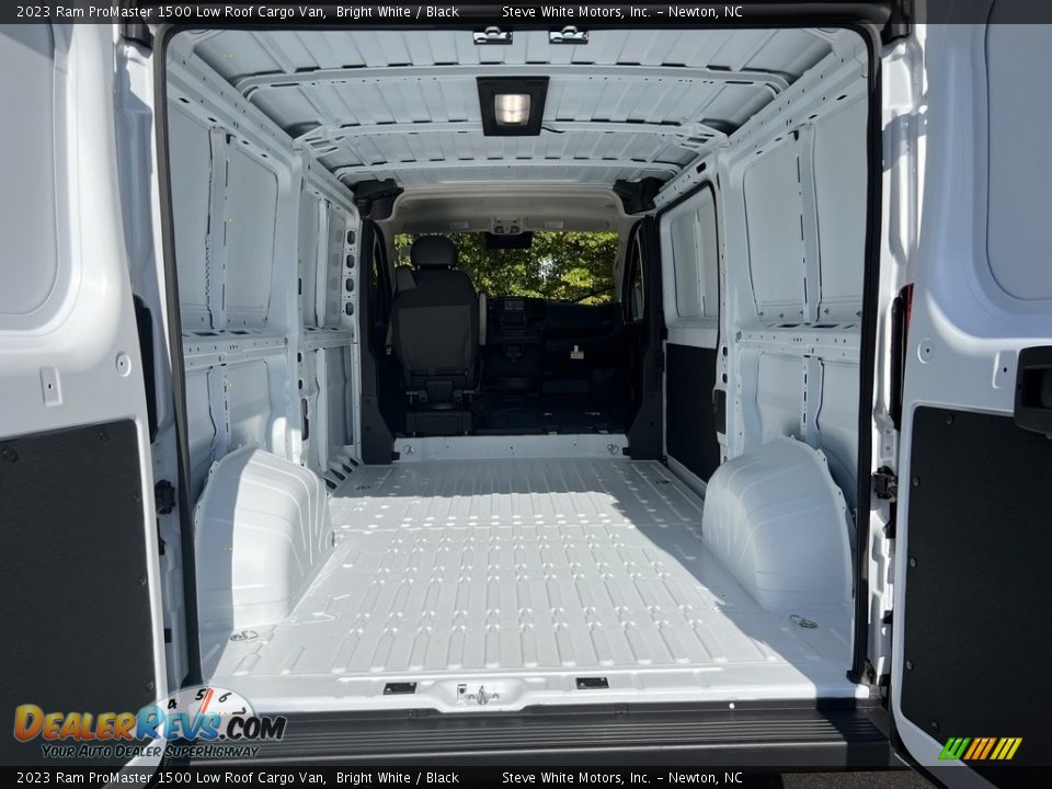 2023 Ram ProMaster 1500 Low Roof Cargo Van Bright White / Black Photo #14