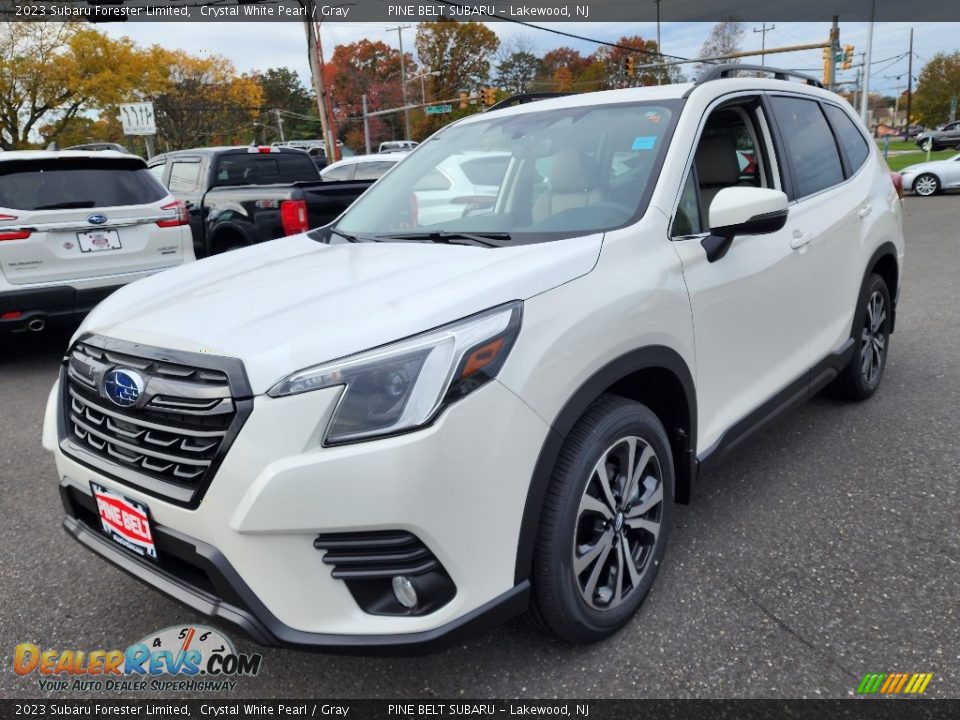 Front 3/4 View of 2023 Subaru Forester Limited Photo #1