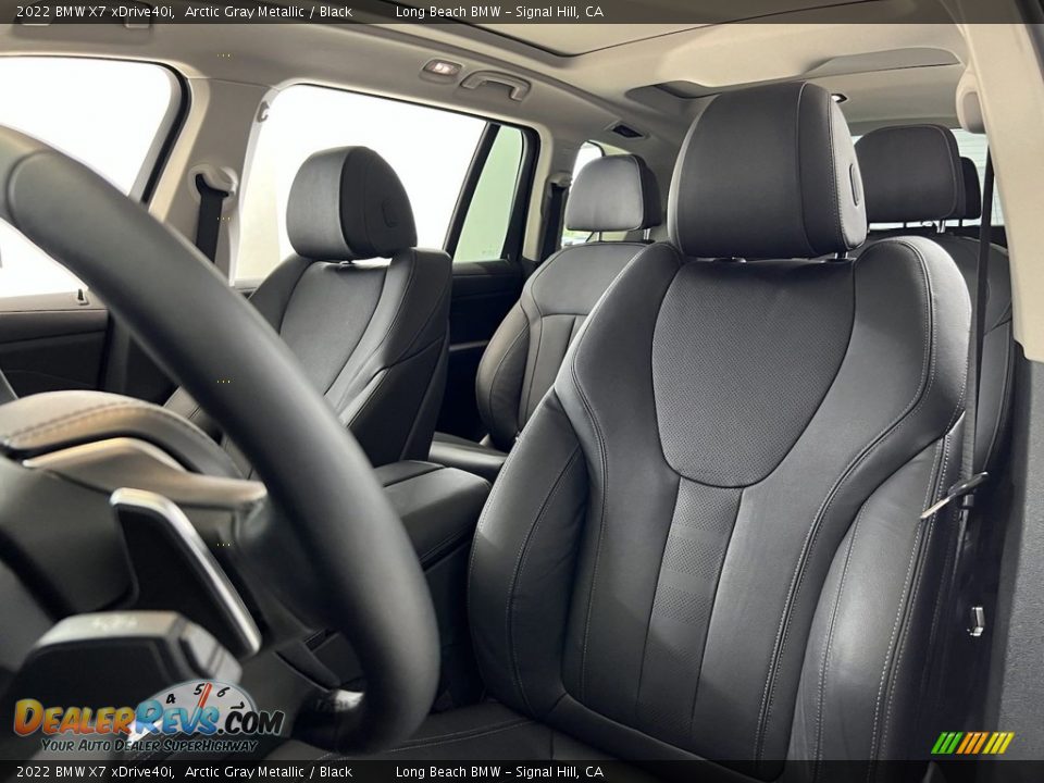 Front Seat of 2022 BMW X7 xDrive40i Photo #20