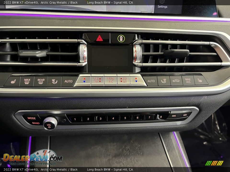 Controls of 2022 BMW X7 xDrive40i Photo #34