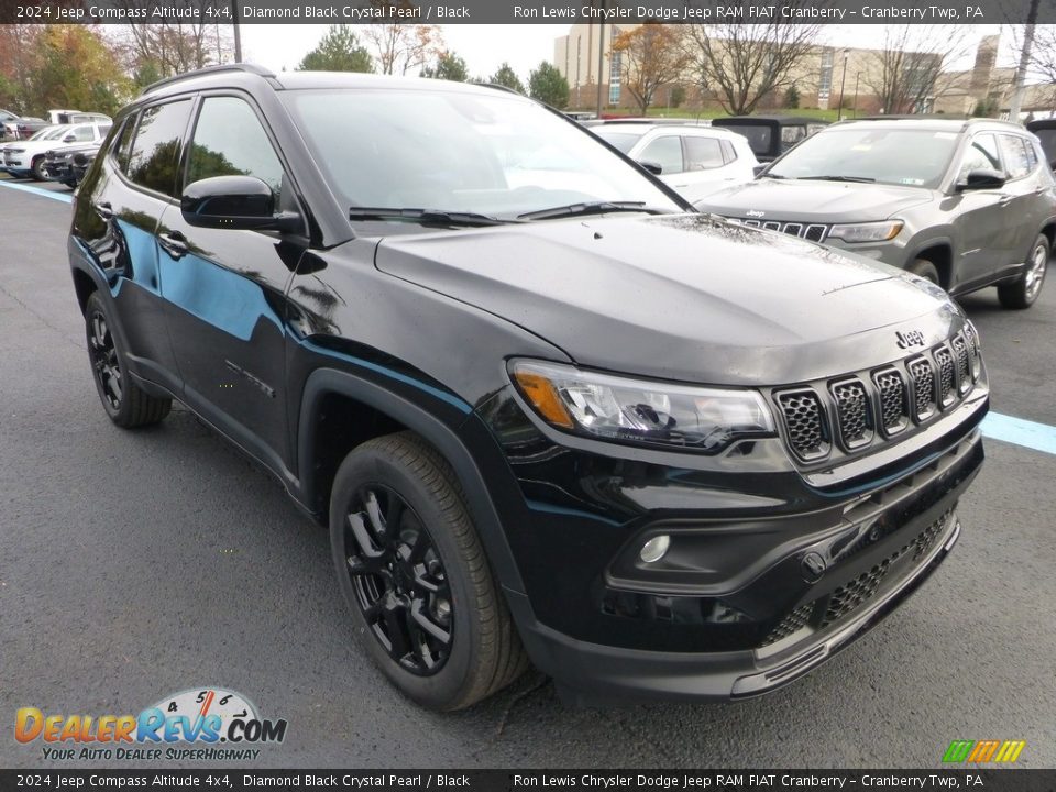 Front 3/4 View of 2024 Jeep Compass Altitude 4x4 Photo #6