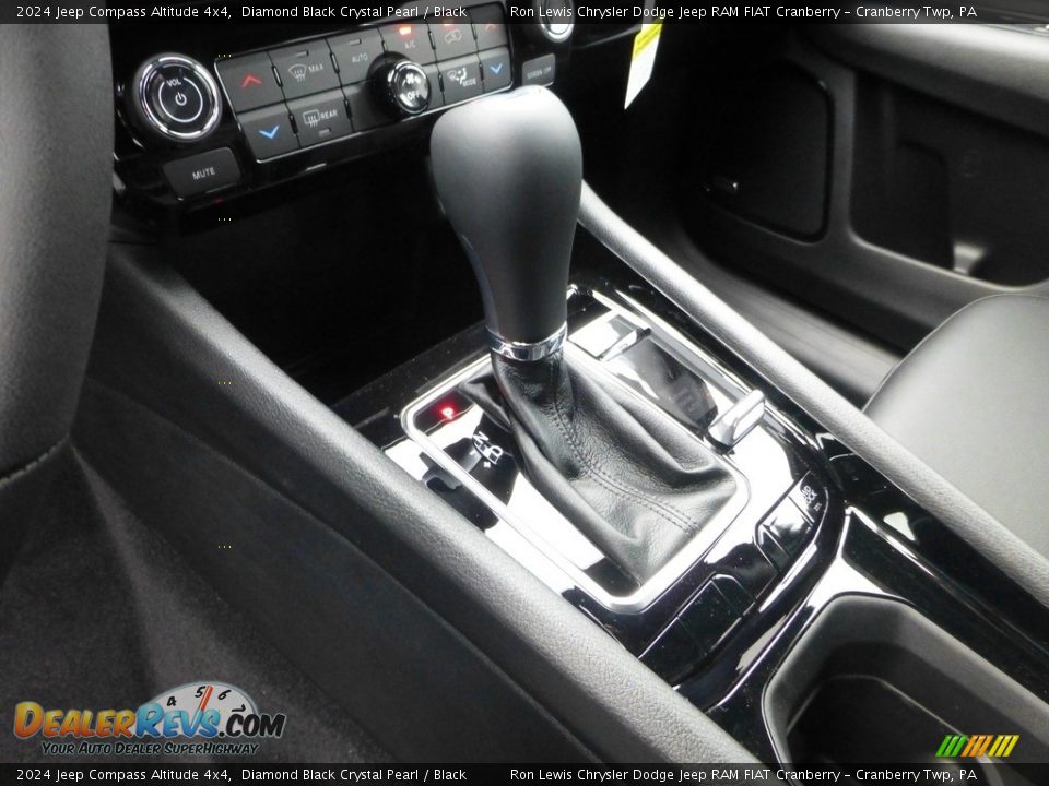 2024 Jeep Compass Altitude 4x4 Shifter Photo #16