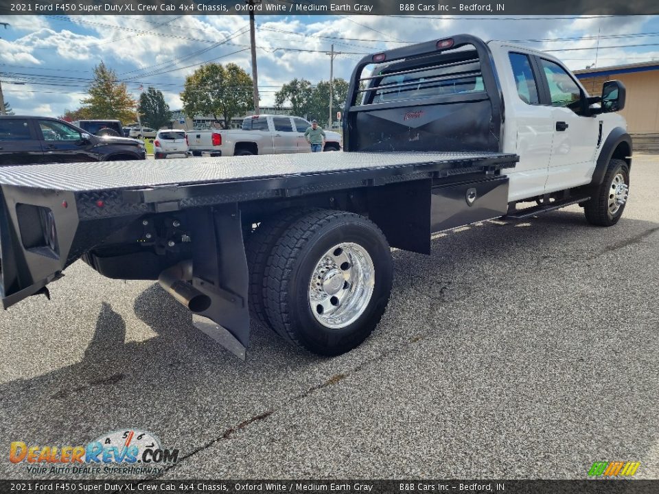 2021 Ford F450 Super Duty XL Crew Cab 4x4 Chassis Oxford White / Medium Earth Gray Photo #8