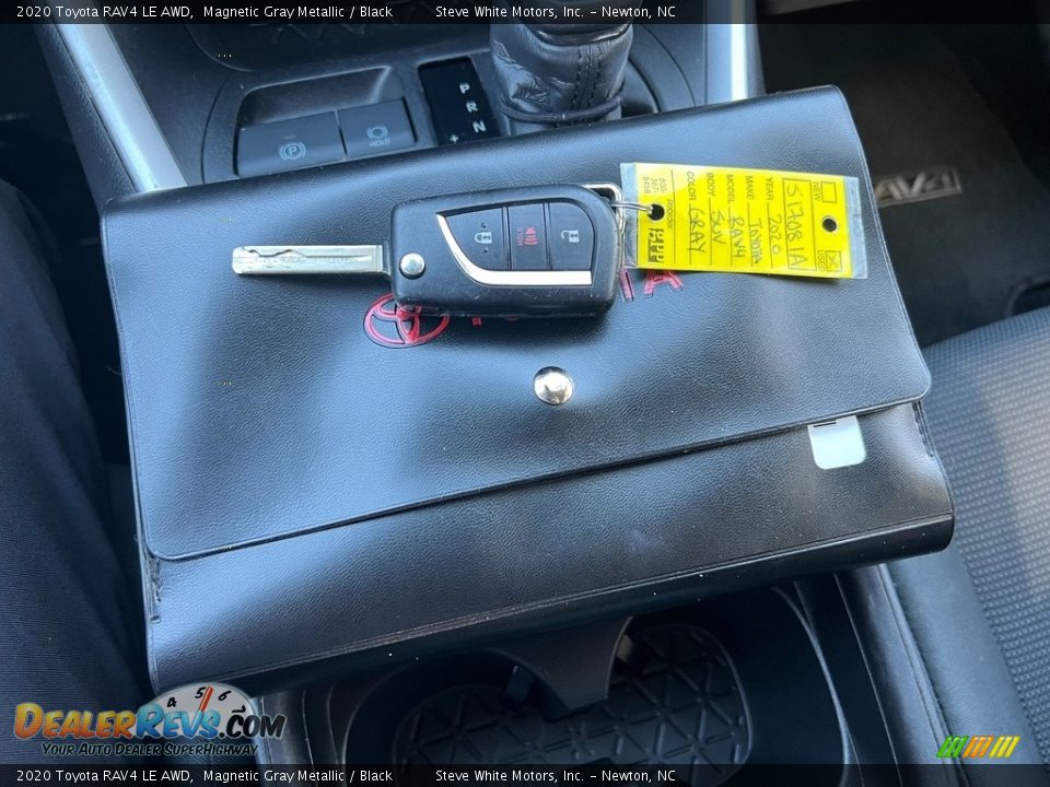 Keys of 2020 Toyota RAV4 LE AWD Photo #26