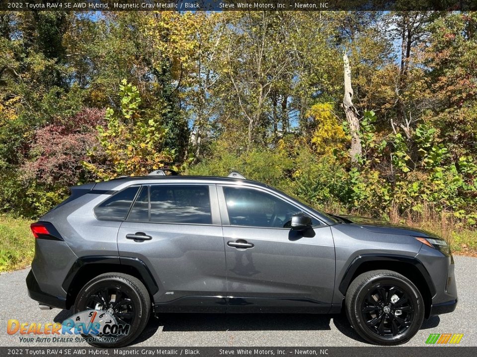 Magnetic Gray Metallic 2022 Toyota RAV4 SE AWD Hybrid Photo #4