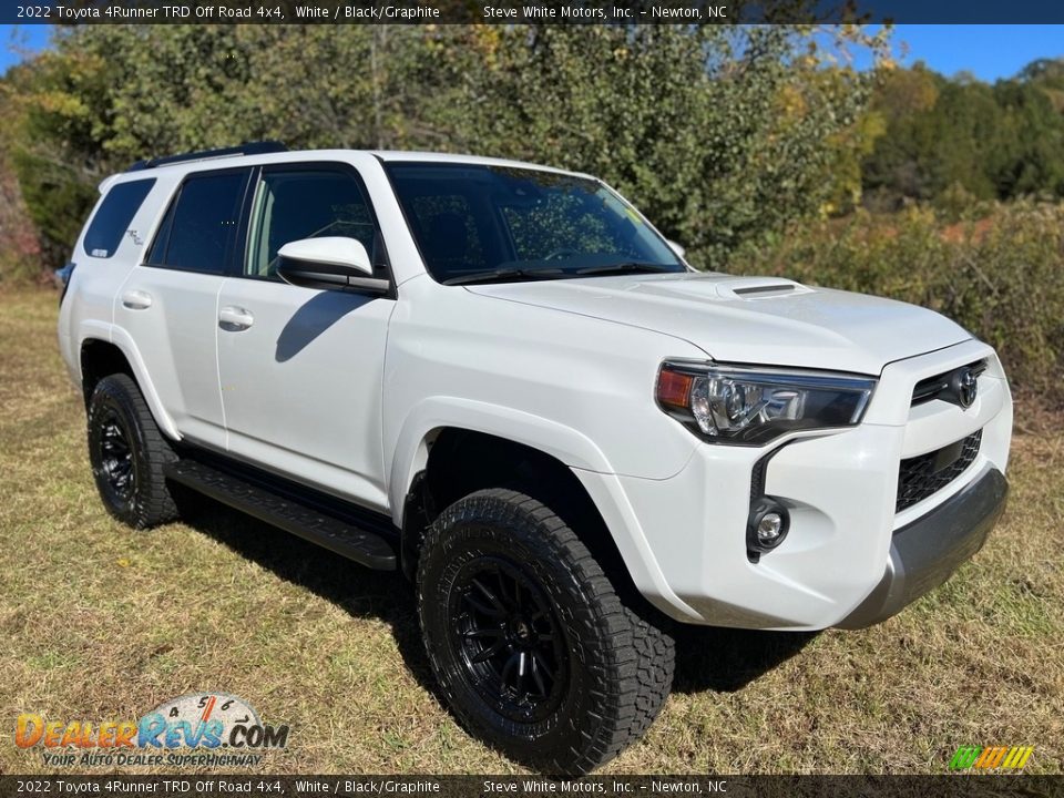 Front 3/4 View of 2022 Toyota 4Runner TRD Off Road 4x4 Photo #4