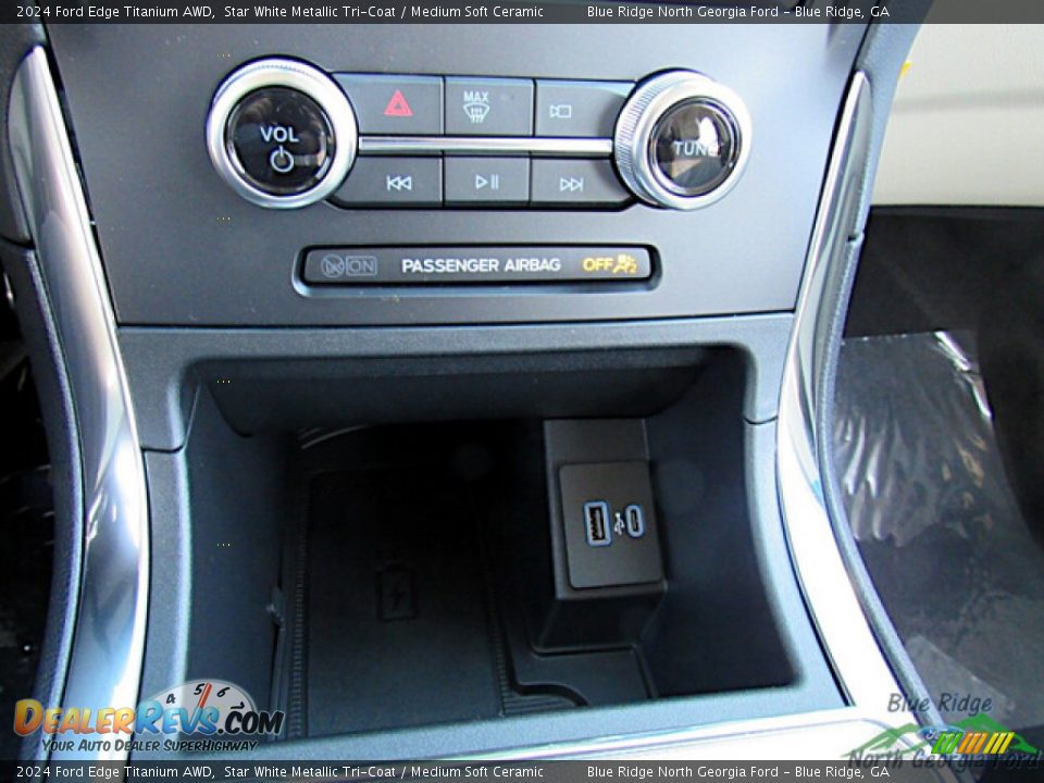 Controls of 2024 Ford Edge Titanium AWD Photo #20