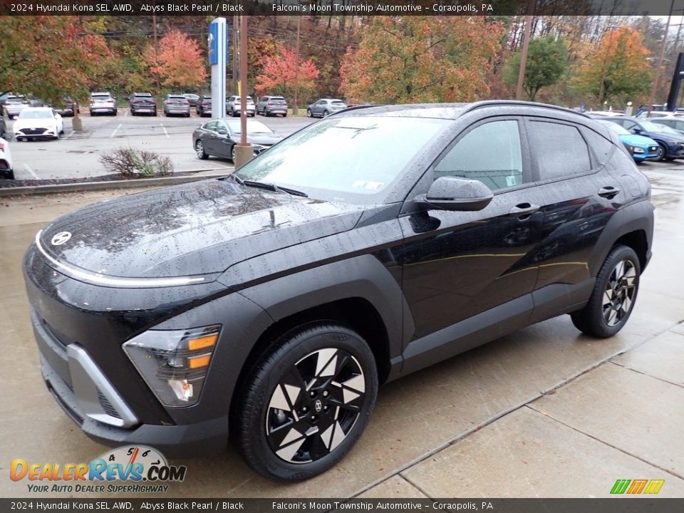 Front 3/4 View of 2024 Hyundai Kona SEL AWD Photo #7