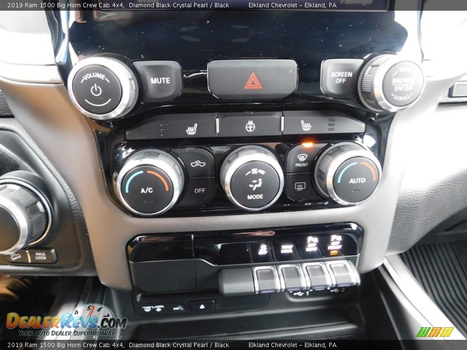 2019 Ram 1500 Big Horn Crew Cab 4x4 Diamond Black Crystal Pearl / Black Photo #29