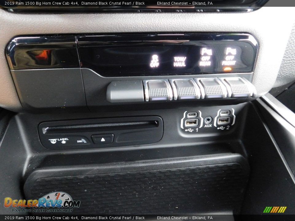 2019 Ram 1500 Big Horn Crew Cab 4x4 Diamond Black Crystal Pearl / Black Photo #30