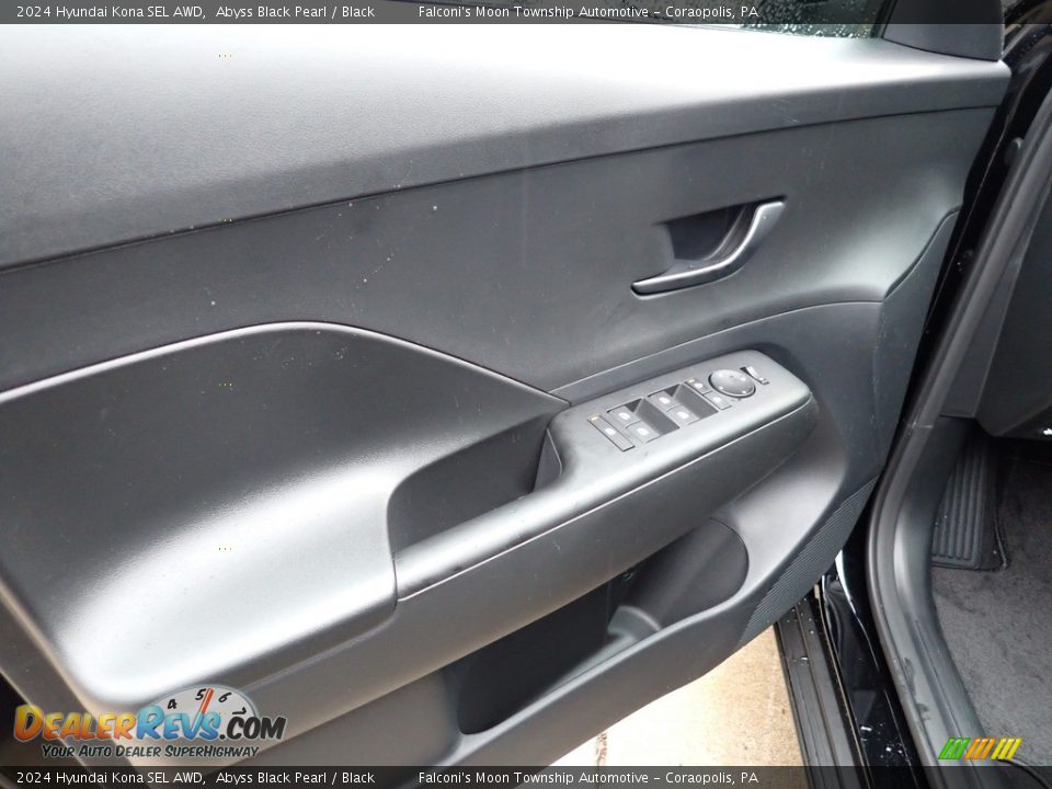 Door Panel of 2024 Hyundai Kona SEL AWD Photo #15