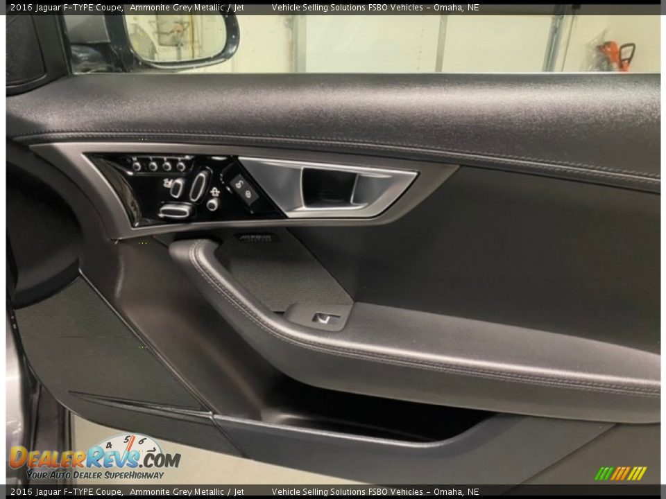 Door Panel of 2016 Jaguar F-TYPE Coupe Photo #8