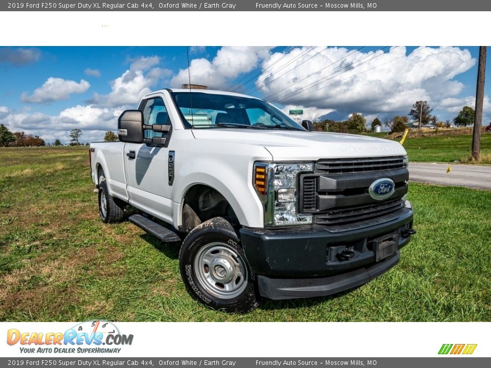 2019 Ford F250 Super Duty XL Regular Cab 4x4 Oxford White / Earth Gray Photo #1