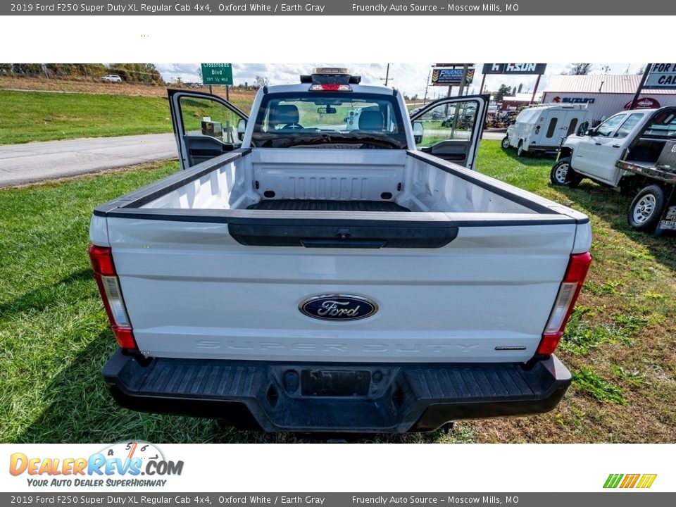 2019 Ford F250 Super Duty XL Regular Cab 4x4 Oxford White / Earth Gray Photo #20