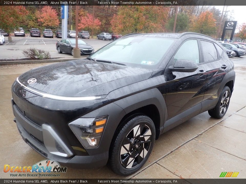 Front 3/4 View of 2024 Hyundai Kona SEL AWD Photo #7