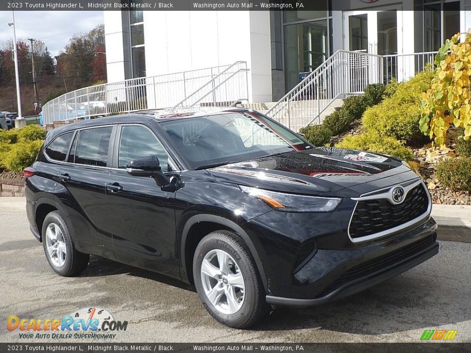 Front 3/4 View of 2023 Toyota Highlander L Photo #1