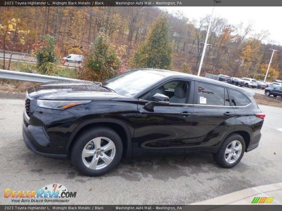 Midnight Black Metallic 2023 Toyota Highlander L Photo #6