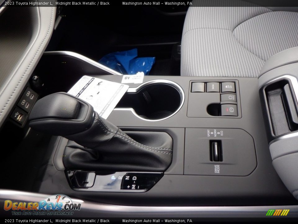 2023 Toyota Highlander L Shifter Photo #14