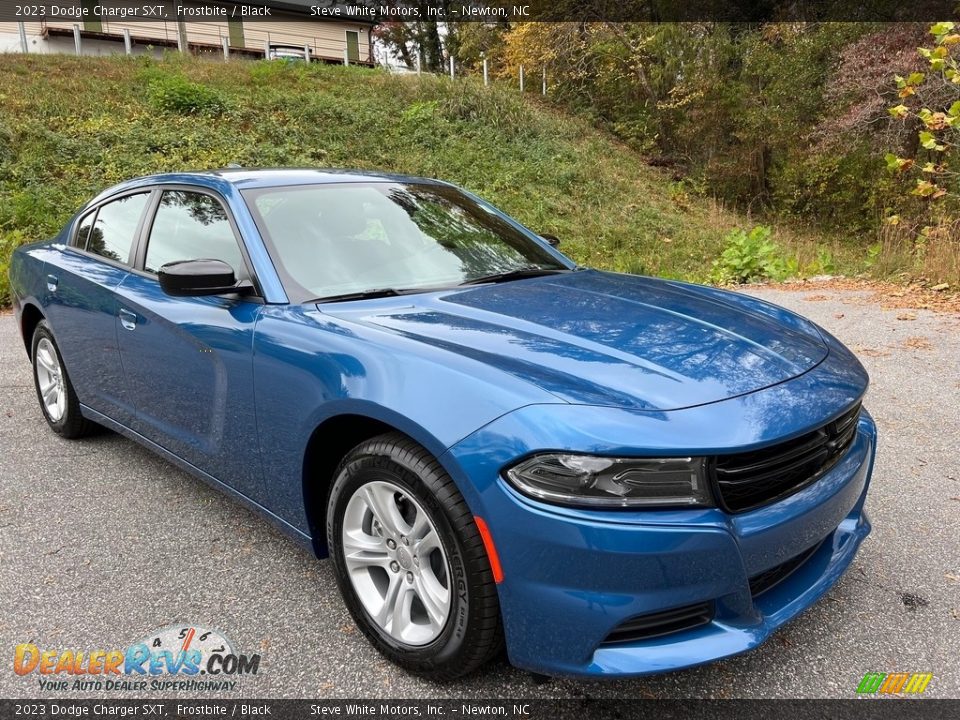 Front 3/4 View of 2023 Dodge Charger SXT Photo #4
